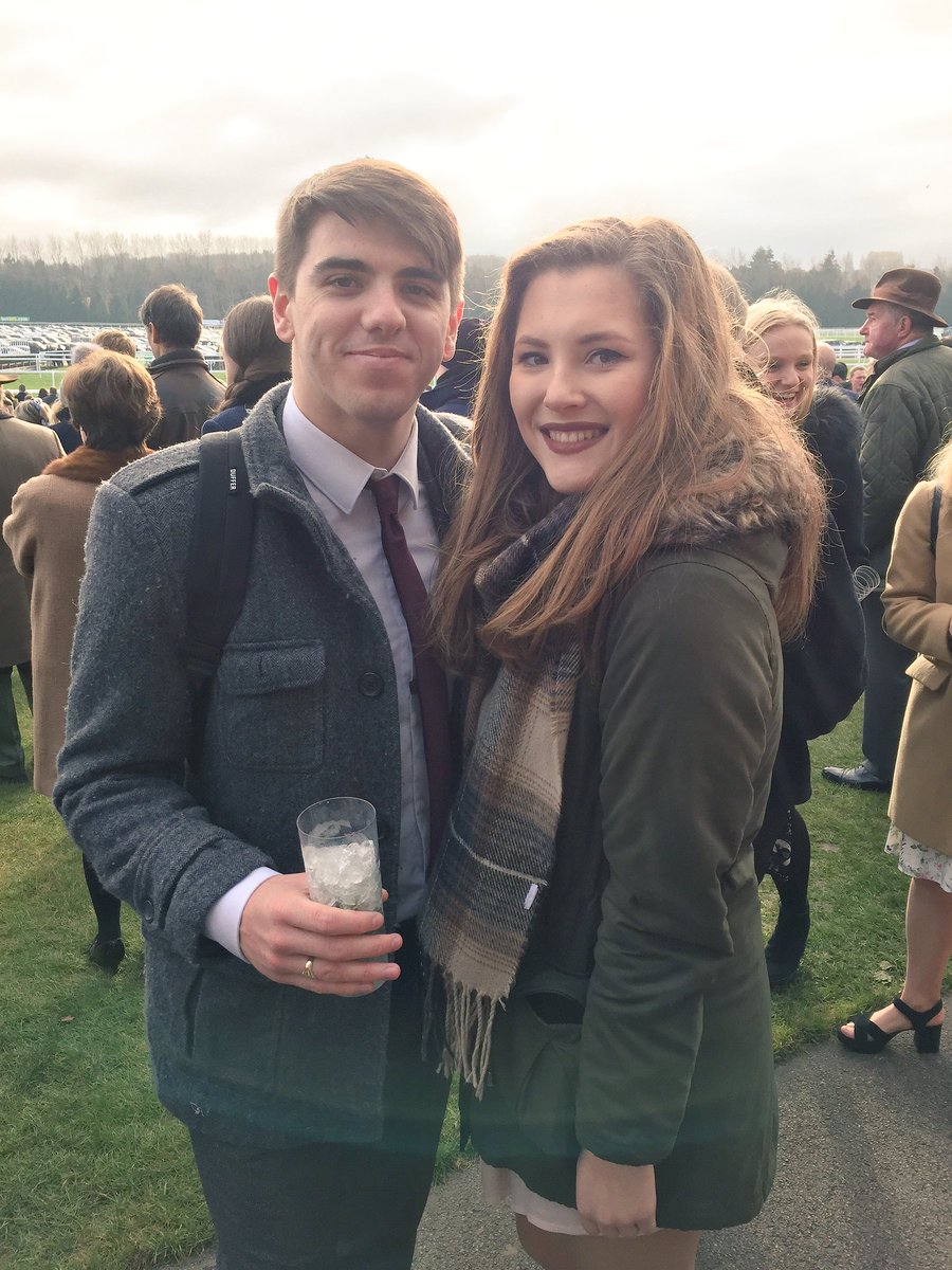 RichBiscuit21's tweet image. Had a fab day @NewburyRacing thanks to @HennessyUS &amp;amp; @zealbuzz #WinInStyle #NewburyRaces