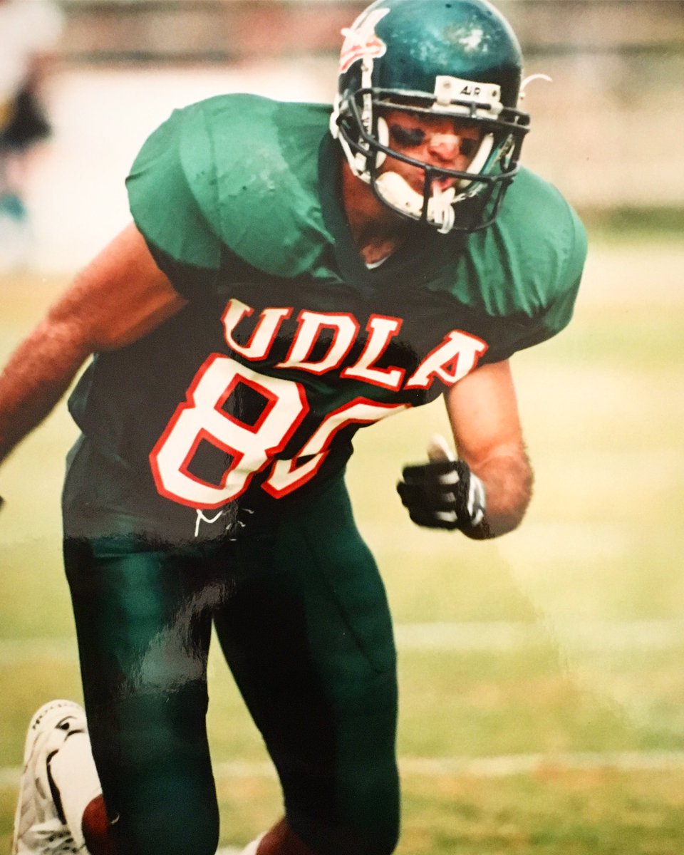 CarlosRosadoV's tweet photo. Recuerdos en mi etapa como universitario #Throwback @aztecasudlap #CR83 #BleedGreen https://t.co/Hj6SNBgn1b