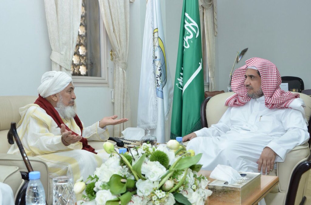 adpeaceforum's tweet photo. رئيس #منتدى_تعزيز_السلم يلتقي أمين #رابطة_العالم_الإسلامي في #مكة 
https://t.co/gk8an4EPvY https://t.co/DDy7kch8mv
