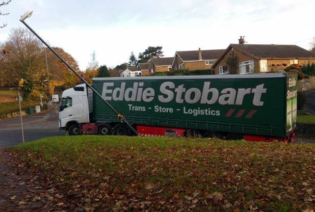 StobartDrivers's tweet photo. https://t.co/KOkI83atZS

#eddiestobart bend laws and lamposts https://t.co/y2aAdIZzkj