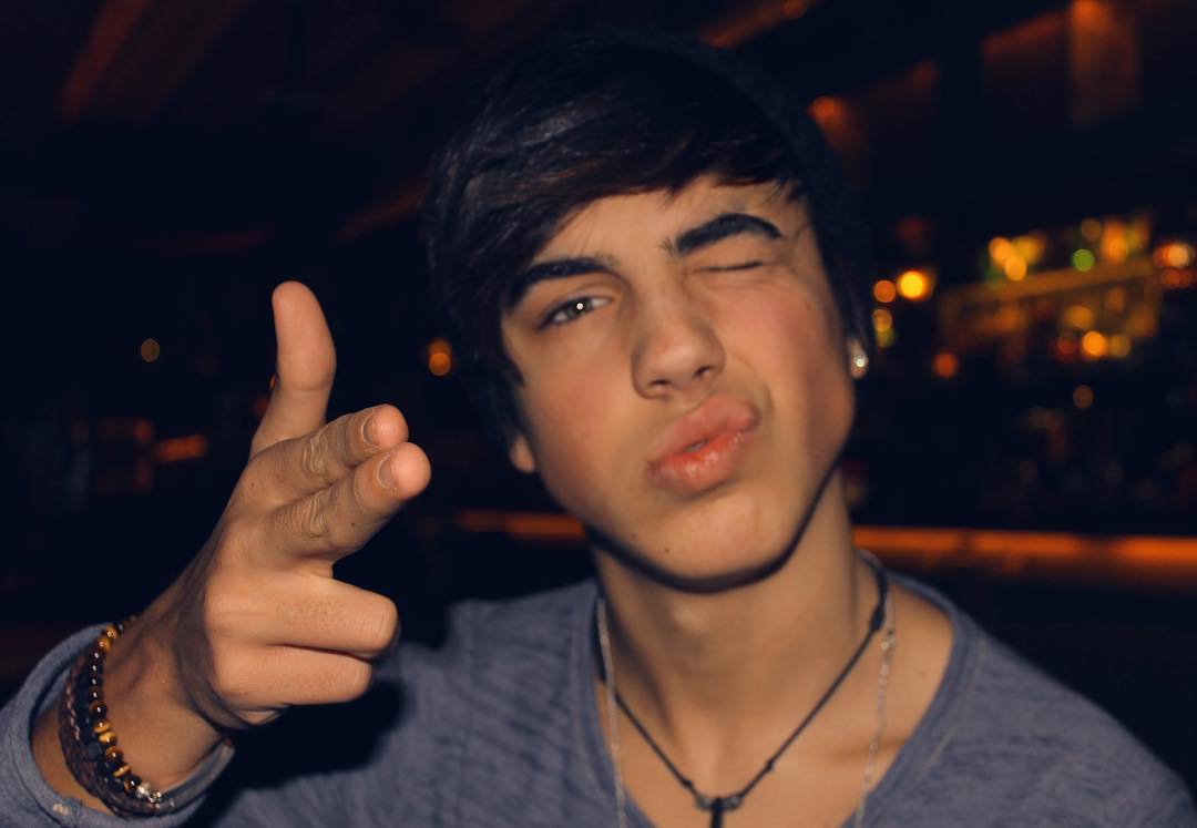 New fake on deck! Hit me up or Rt for me👉