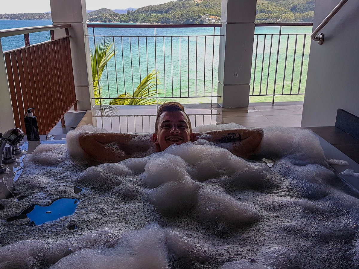 RoadLessAndy's tweet image. Enjoying the jacuzzi at Cape Sienna Hotel in #phuket #thailand