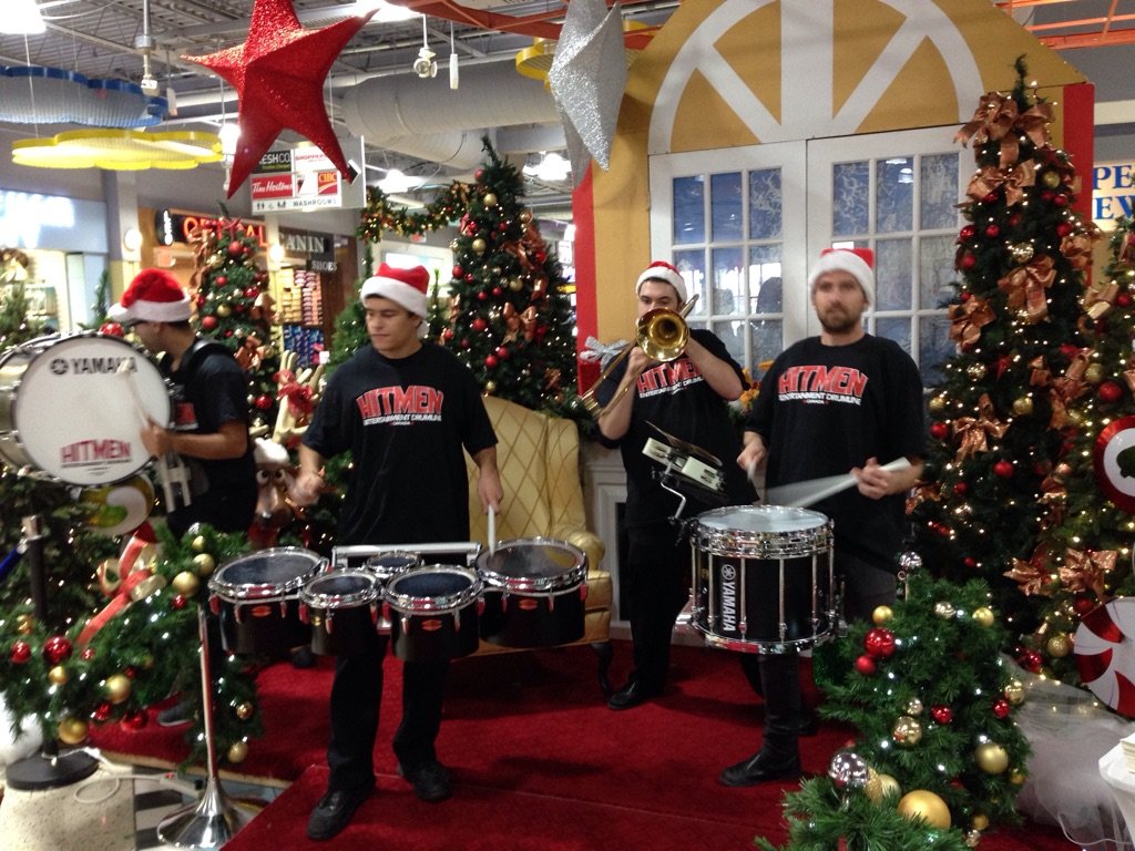 HitmenDrumline's tweet photo. Our performance for Santa this morning in #Toronto! https://t.co/ACLBT1Mw4L