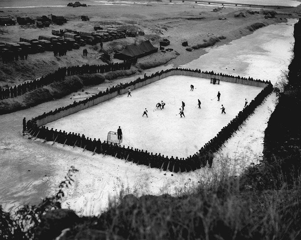 HistoryInPics's tweet photo. Canadian soldiers serving in Korea made a makeshift hockey rink, 1952. https://t.co/1l3lbuB3pu