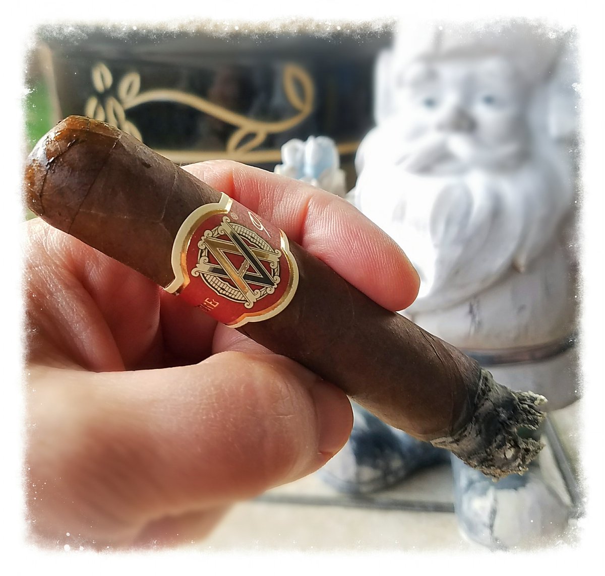 DRE_Go_Fish's tweet photo. #patiopleasures #nowsmoking @AvoCigars #cigar #cigarporn #botltx https://t.co/dOg6kAA7eE