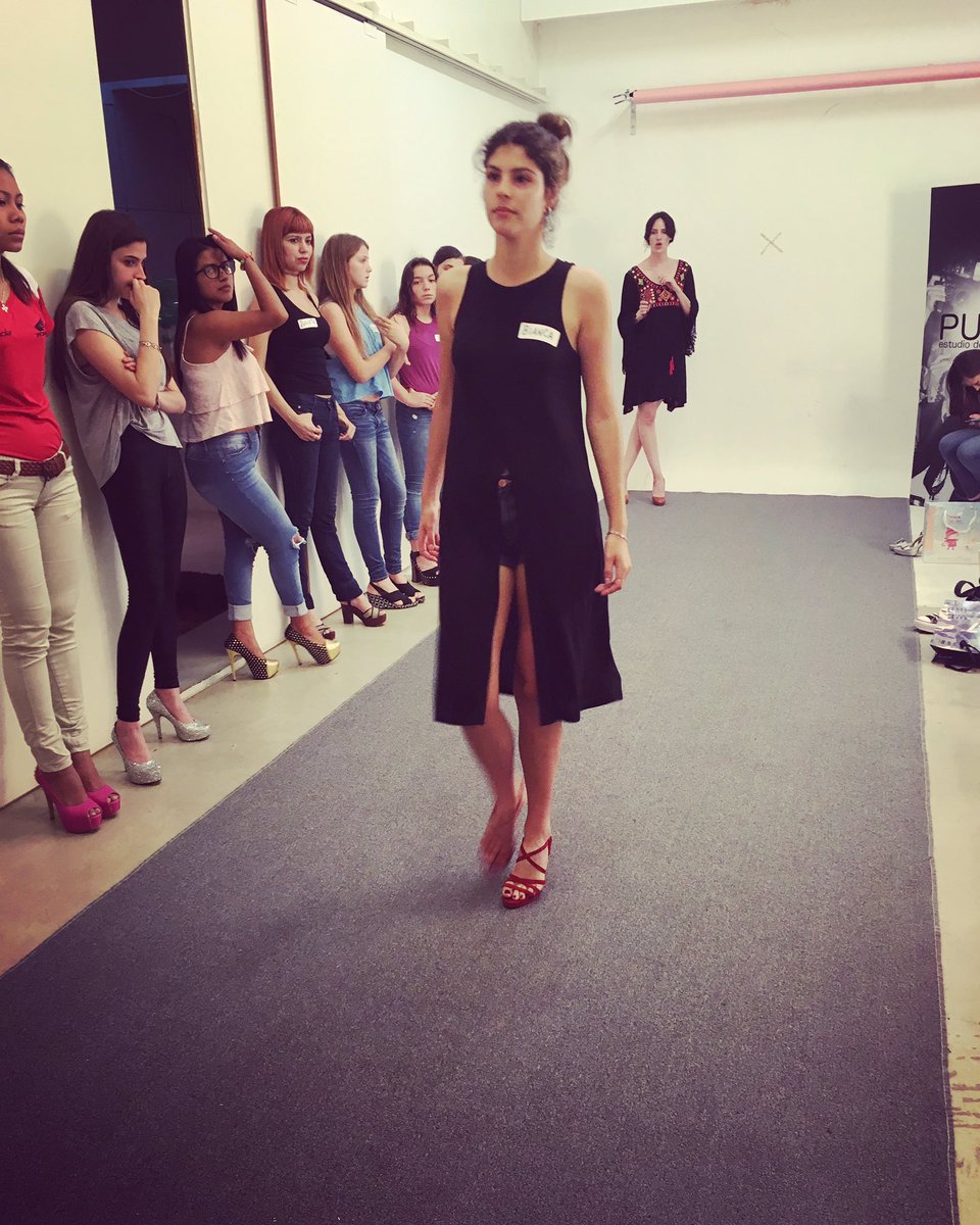 A full en nuestra primera actividad de #undiacomomodelo Pasarela! ✨ #undiacomomodelo #welovepupa