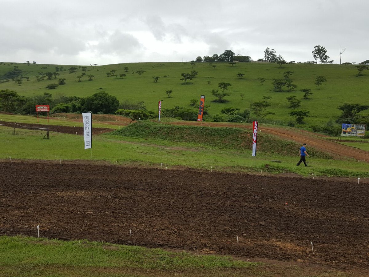 MayfairGearbox's tweet photo. What a great day it was at the PMB Motocross track! The Legends of Motocross event was one to remember! #TeamMayfairGearbox #FirstTimeRight https://t.co/wHw99KoCAA
