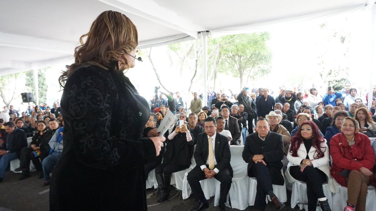 Jesus_ZambranoG's tweet photo. Acompañé a la diputada del @PRDMexico, @ElizabethMateos en su Primer Informe de Actividades Legislativas por #Iztacalco https://t.co/eD3Pu0NI62