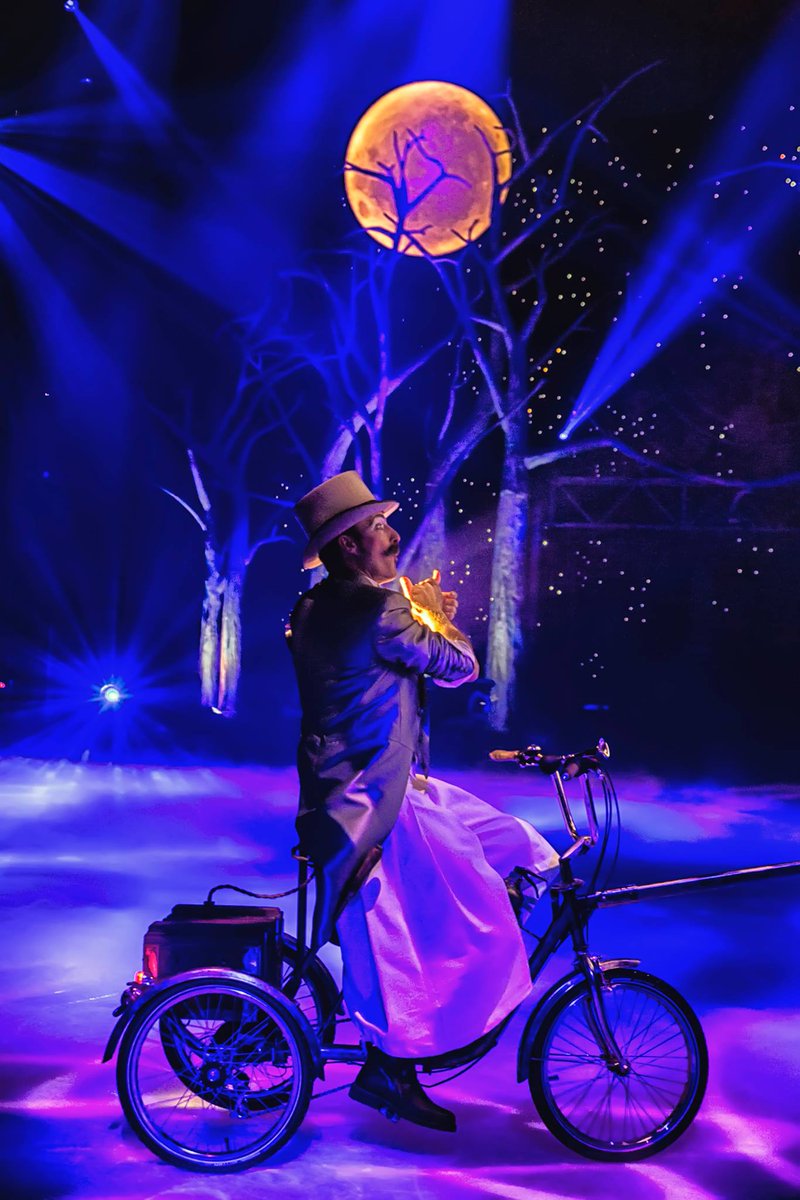 TEATROMADRID's tweet photo. PRIMERAS IMÁGENES de EL CIRCO DE HIELO en la Puerta del Ángel #Madrid https://t.co/bu2sxZ0SlI https://t.co/5iiGvuRnBf