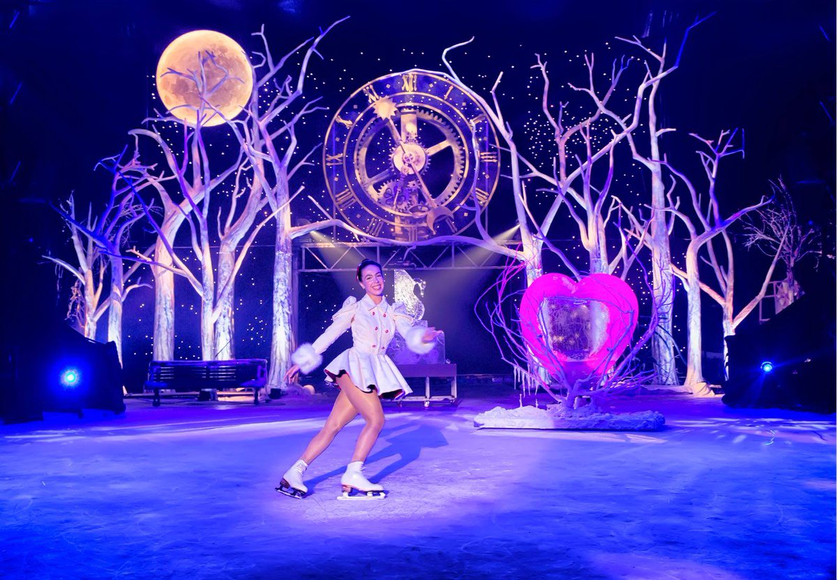 TEATROMADRID's tweet photo. PRIMERAS IMÁGENES de EL CIRCO DE HIELO en la Puerta del Ángel #Madrid https://t.co/bu2sxZ0SlI https://t.co/5iiGvuRnBf