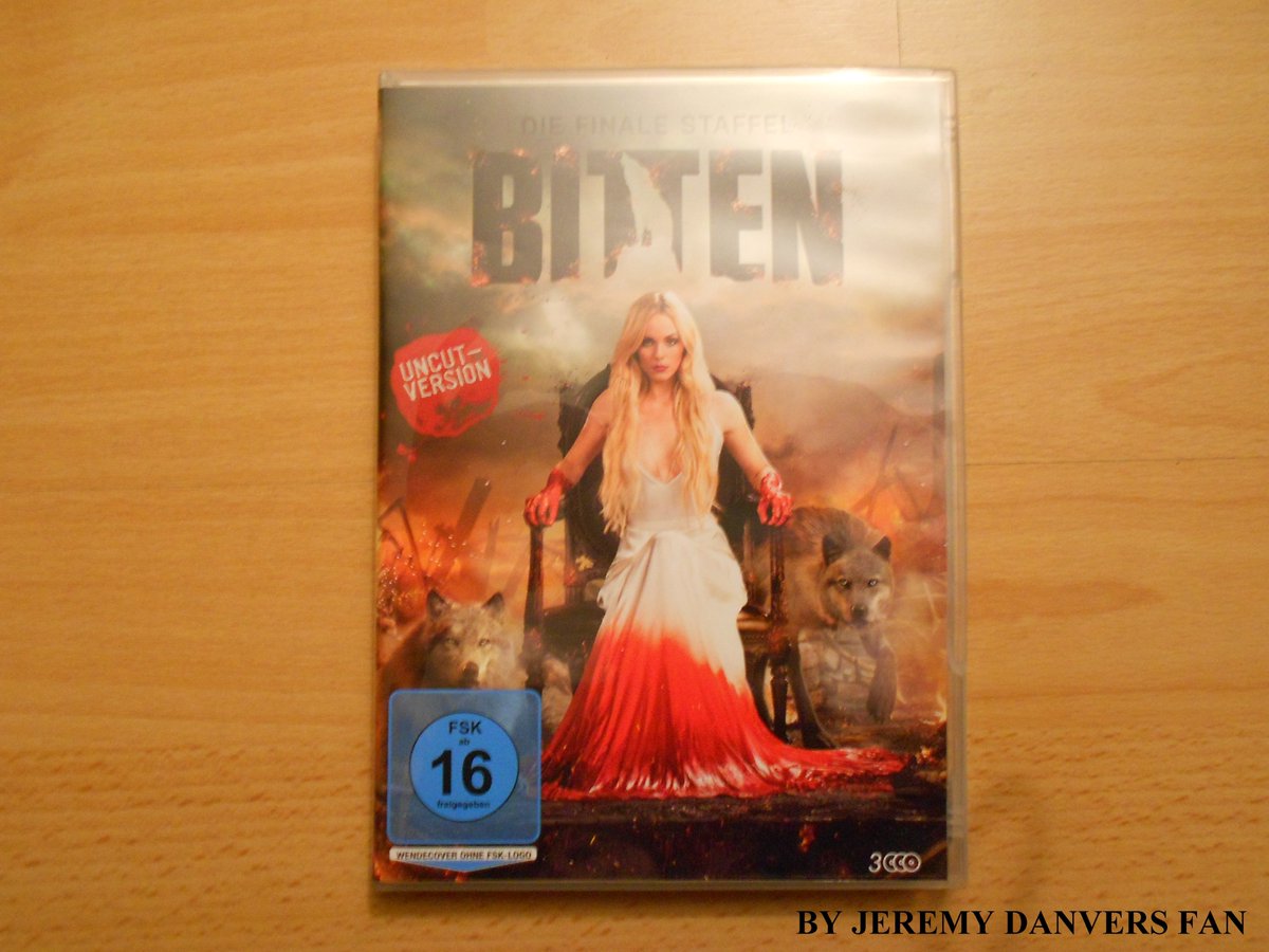 JeremyDanvers81's tweet photo. YAY my #BittenS3DVD arrived 😍 So happy right now! It is looking awesome! #BittenBinge #BittenS3 #Bitten #WolfPackPride https://t.co/lqb1t9L30t