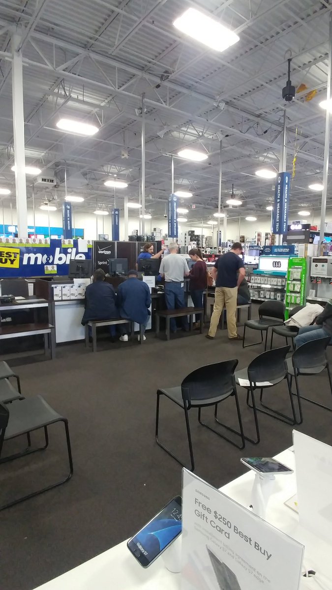 Best Buy 1456 NOLA..Selling Sprint! <a href="/todd_margavio/">todd margavio</a> <a href="/krisspragg/">Kris Spragg</a>