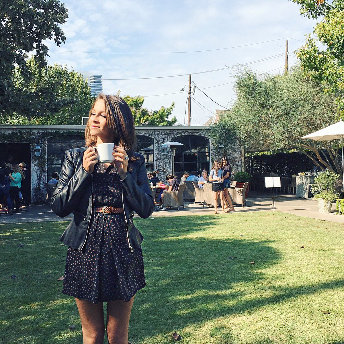 kaitlinmonte's tweet image. Digging this whole no-snow, mega-sunshine weather in November #howtohouston