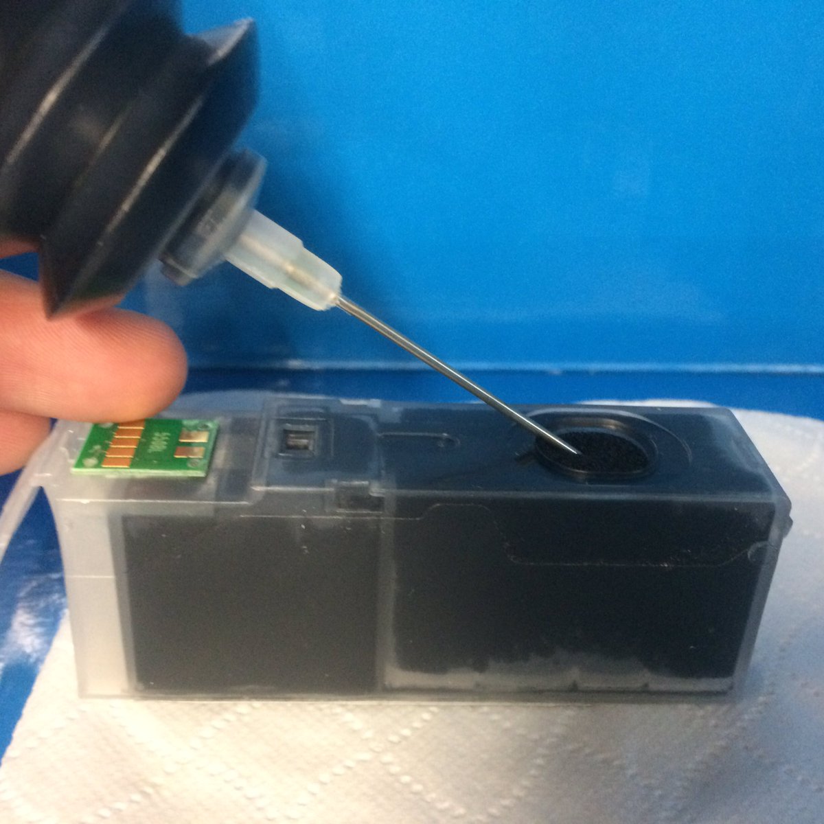 PremiumInksUK's tweet photo. Find out how to refill you ink cartridges and save a fortune! https://t.co/pQQPXBxteN #refillinstructions #refillinginstructions #refillkit https://t.co/YeZGhj2u98