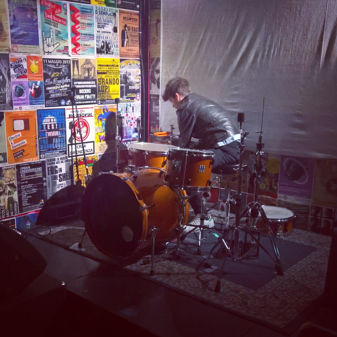 AzimutOfficial's tweet photo. Ci stiamo sistemando! Appuntamento stasera al Big Lebowski di Novara.#TheLastProject #OpeningAct #AzimutOfficial https://t.co/HprSnl0zit