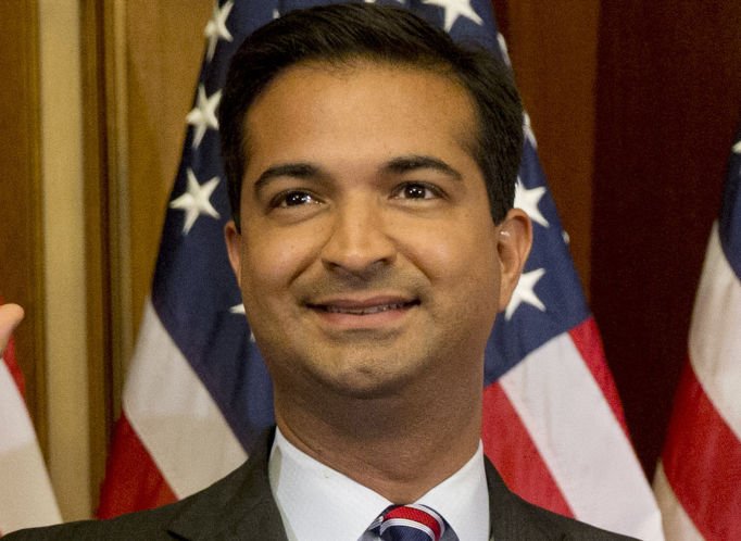 After Fidel Castro's death, Rep. Carlos Curbelo remembers political prisoners fw.to/cAVvBNF?utm_me… https://t.co/PXehTj2DqF