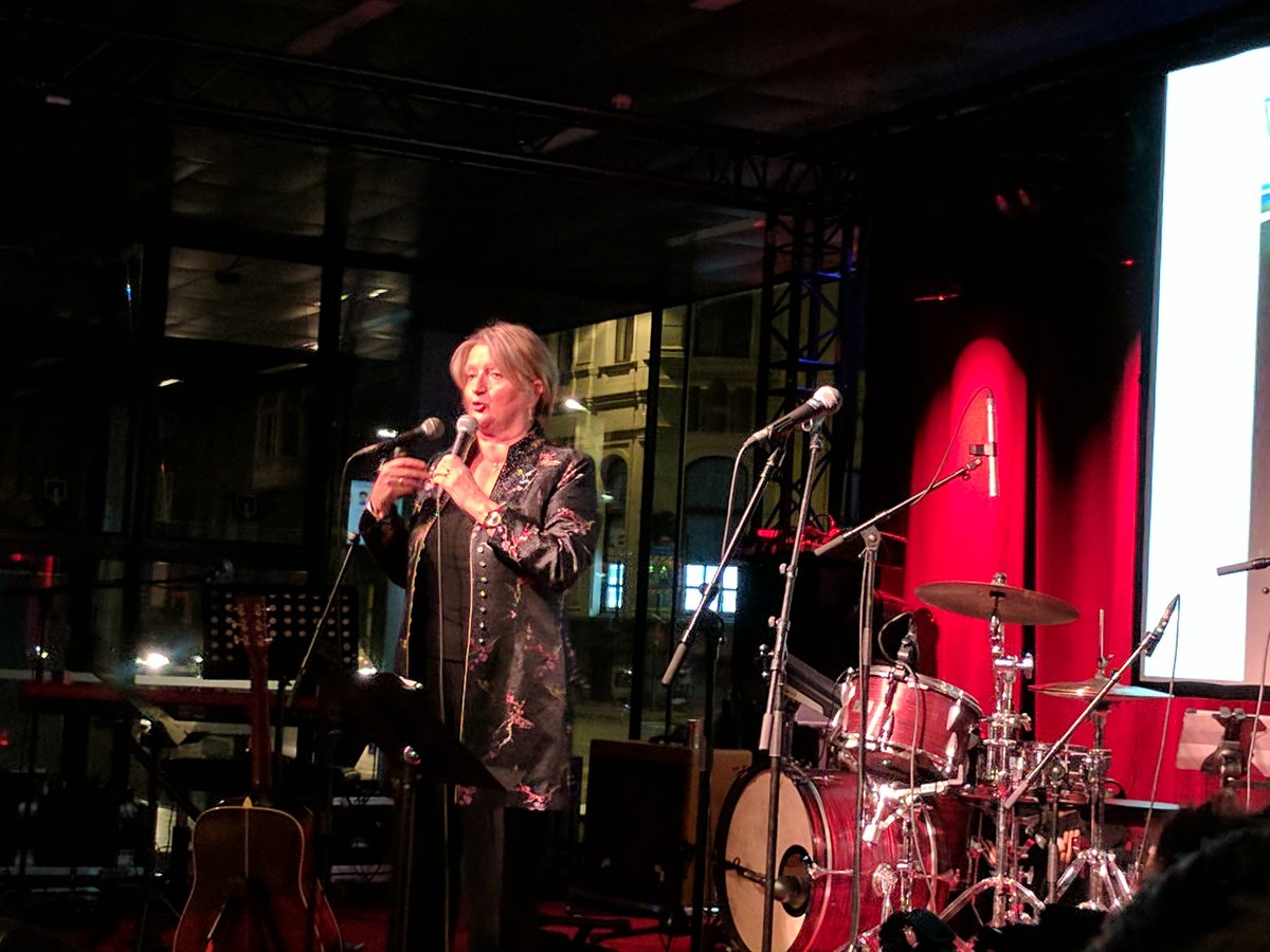 Samen met <a href="/MamaDaktari/">Marleen Temmerman, MBS, MD, MPH, PhD</a> (Marleen Temmerman) en prof Linos Vandekerckhove gastspreker Fundraising dinner "HIV ontrafelen" <a href="/ugent/">UGent</a> <a href="/HTRU_UGent/">hcrc@ugent.be</a>