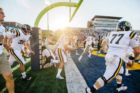 ethan1clark's tweet photo. Extremely Blessed to receive an offer from the University of Central Oklahoma for a preferred walk-on #RollChos https://t.co/yTJBmWVozh
