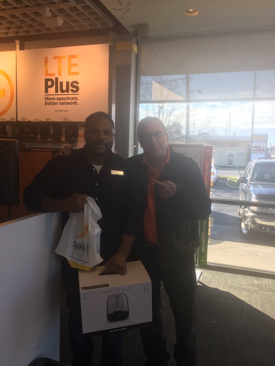 ssezer01's tweet photo. Gordon. Just made customers day with closing sale and offering #TEPPlus https://t.co/tu2CSTbMb5