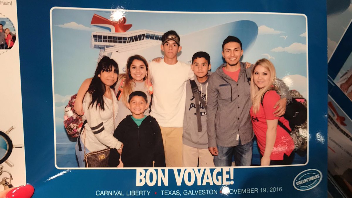 _jessportillo's tweet photo. great way to spend my thanksgiving break #2016vaca โ๏ธ๐ณ https://t.co/LPIF7VyAI0