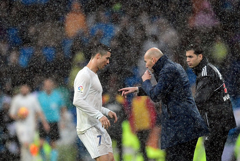 UEFAcom_fr's tweet photo. #RMASPO Victoire difficile du @realmadridfra, la réaction de Zinedine Zidane ►https://t.co/tBY3EuZ7rr https://t.co/i0yvzA72sl