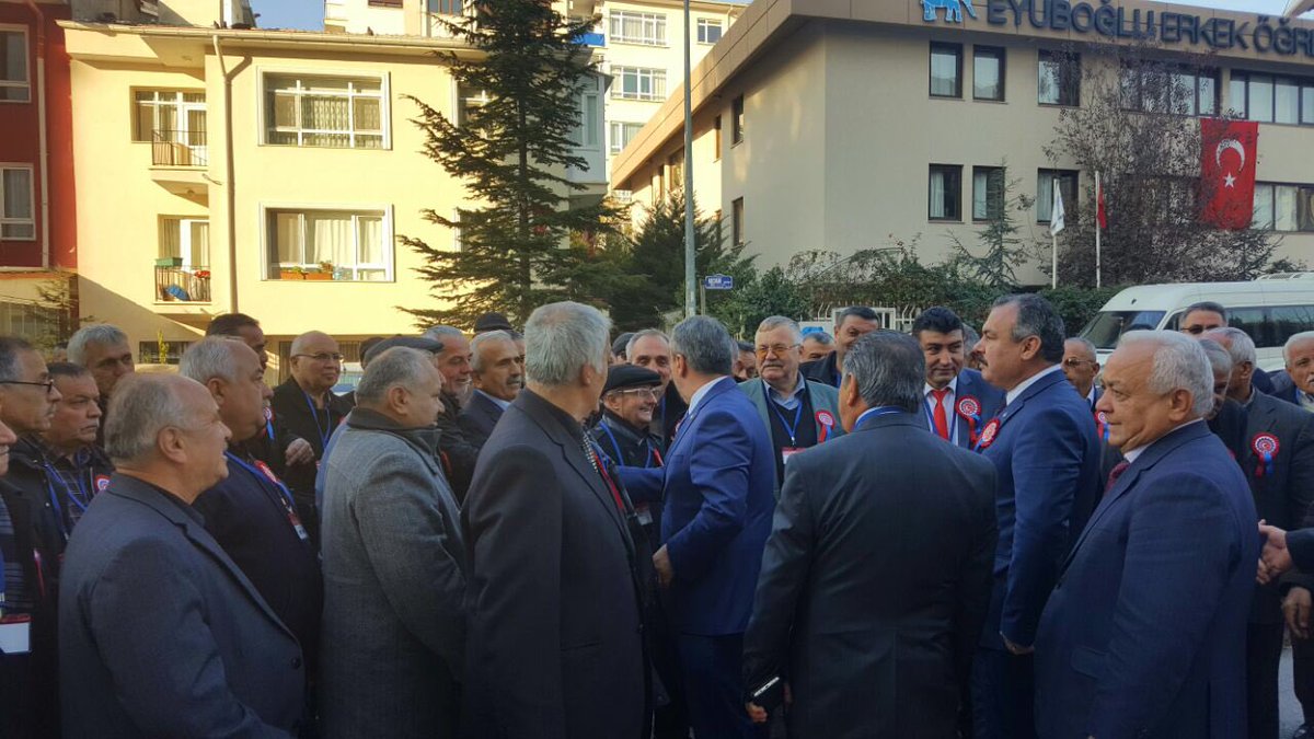 Mustafa_Destici's tweet photo. EMEKDER Genel Kurulunda Emeklilerimiz'le birlikte olduk.Emeklilerimizin tüm talepleri makul ve haklı.Ve mutlaka karşılanmalıdır. https://t.co/HbdCwpvcnF