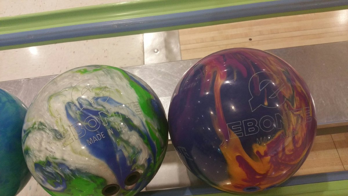 My arsenal for the day. <a href="/EboniteBowling/">𝙀𝙗𝙤𝙣𝙞𝙩𝙚 𝘽𝙤𝙬𝙡𝙞𝙣𝙜</a>