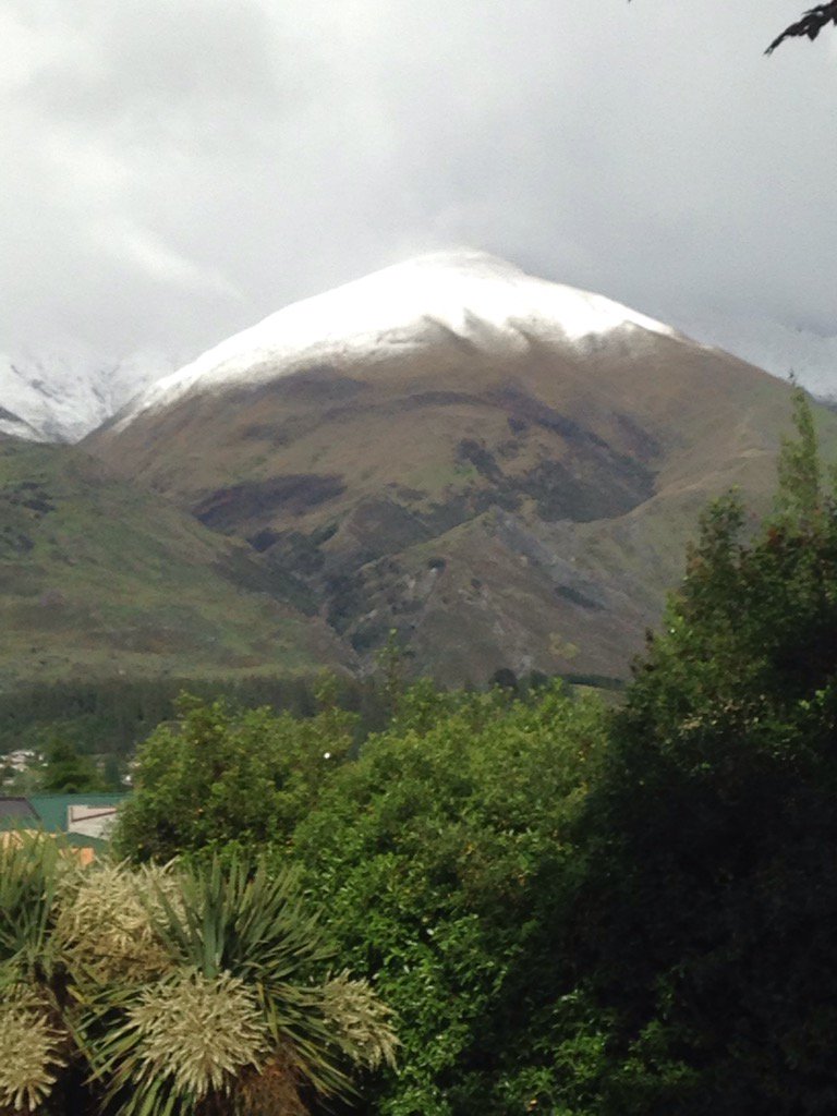 dkathunt's tweet photo. Gonna try my 1st trail run today. Up this. Roy's Peak, Wanaka, New Zealand. @Nov_Project #neverstopexploring #NZ2016 https://t.co/fDhgSfd303