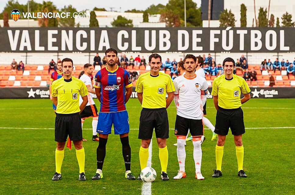 VCF Mestalla 2-0 Eldense. Felices por el trabajo del equipo y por volver a ganar después de 4 partidos. ¡AMUNT!⚪️⚫️