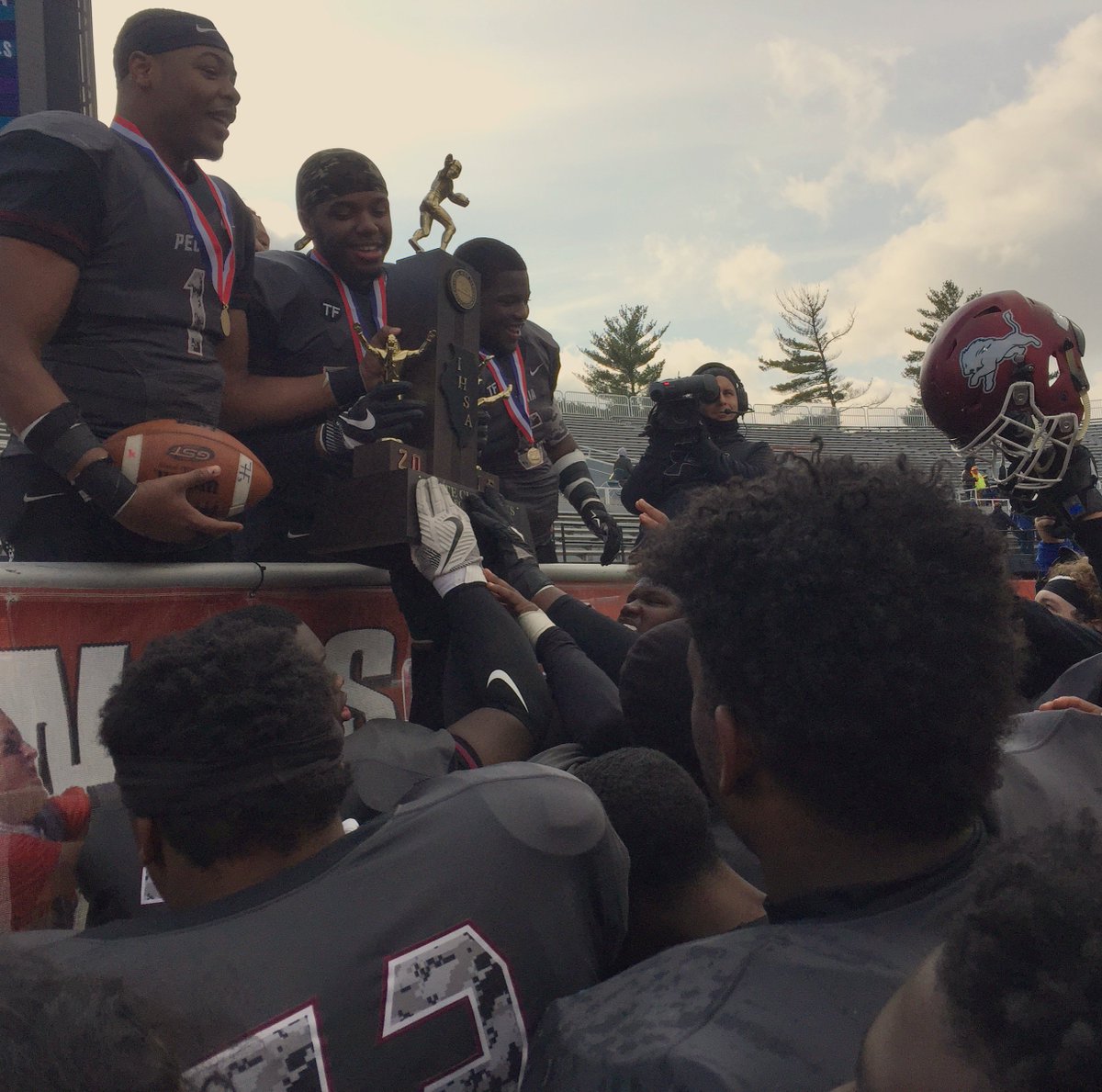 IHSAState's tweet photo. Congratulations Peoria HS on winning the Class 5A @IHSAState #Football Championship over @VHHSAth today @IlliniFootball #IHSAState #IHSA https://t.co/sZ3hCZZGp3