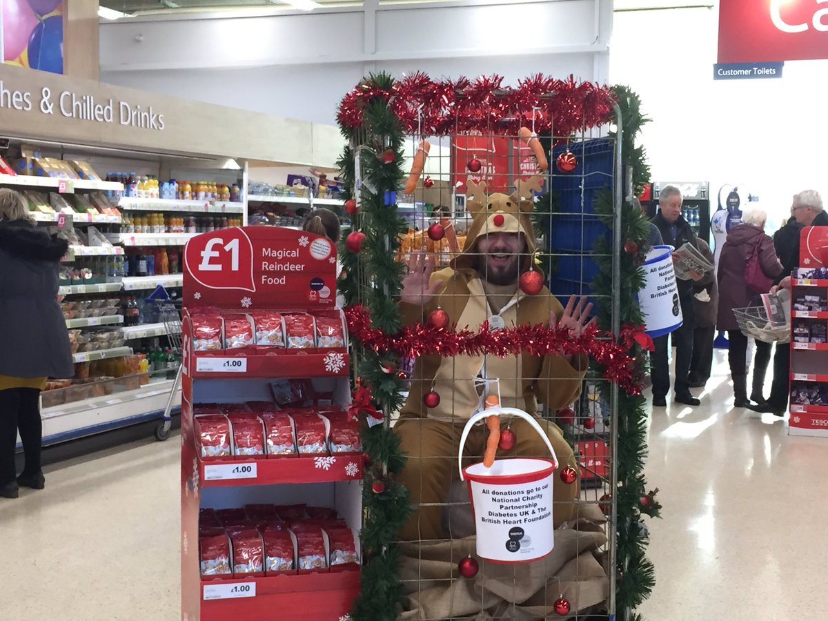 Warming up for Rudolph 🎅🏻 tomorrow @TescoLeyland <a href="/simonlcourt/">Simon Court</a> <a href="/JamesG39/">James Garland</a> @TabithaParry #lotsoffunplanned
