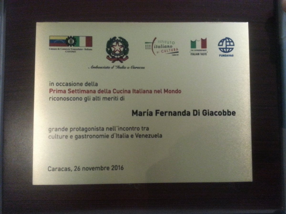 KakaoChocolates's tweet photo. Gracias por el reconocimiento @FundavagLibros, Instituto Italiano de Cultura, @cavenit, The Extraordinary Italian Taste, Embajada de Italia. https://t.co/pVs4bJs7Cy