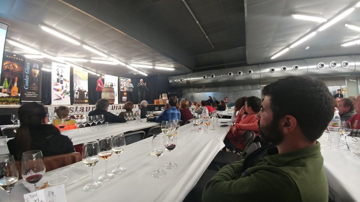 Avui a la cata solidària de <a href="/ViperVida/">Vi per Vida</a> de Calella, en Bonfill del celler <a href="/archepages/">cellerarchepages</a>  hi participa en favor de l'<a href="/IRBBarcelona/">IRB Barcelona</a>!