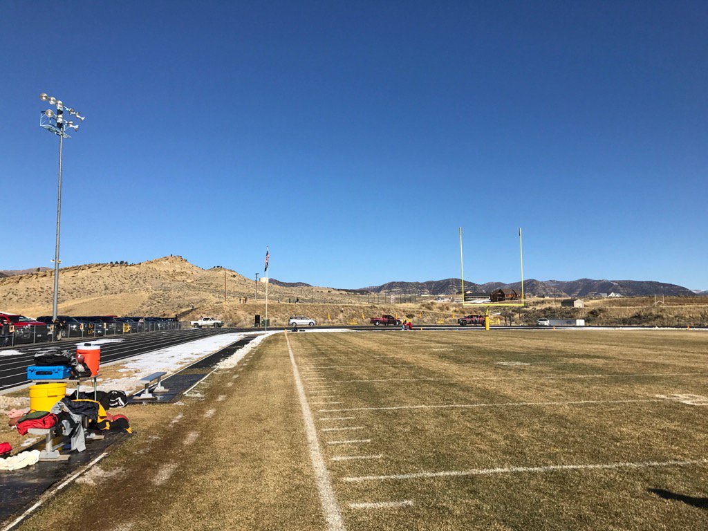 Harry_Waterman7's tweet photo. Getting ready for kickoff at the 1A football state Championships in Meeker.  Meeker vs. Strasburg. #copreps https://t.co/NnZ7lyreH5