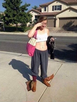 ibadbxtch__'s tweet photo. Yo saliendo de casa de mis amigas cuando me quedo a dormir https://t.co/tcfIZmHKfc