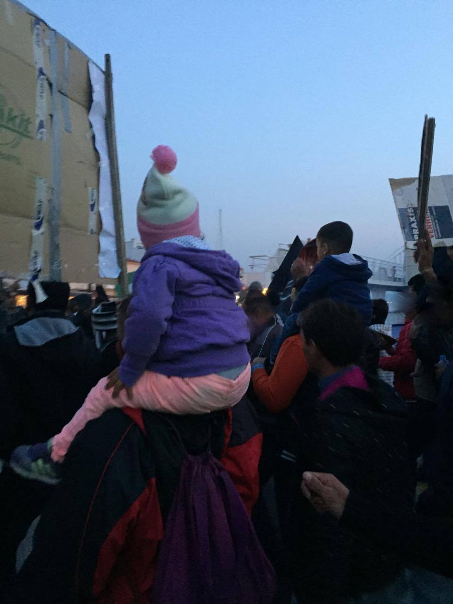 noborderkitchen's tweet photo. Today there come about 300 people together to make a demonstration for Freedom and Rights for Refugees in Mytilene.
#RefugeesWelcome https://t.co/qnXMoOnTvQ