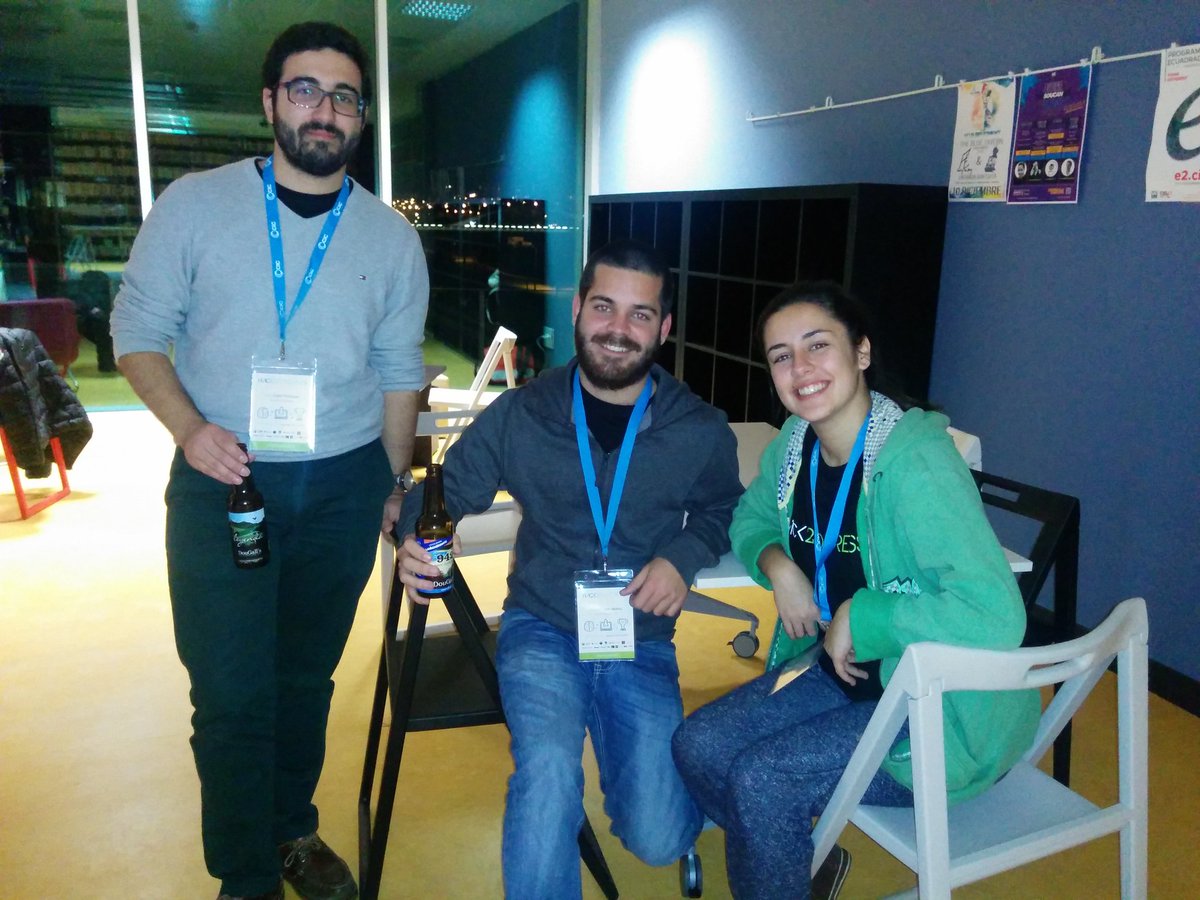 CICactualidad's tweet photo. Muchas gracias a @CervezaDougalls por hacer el final de #Hack2Pro tan bueno!! Muchísimas gracias 🍻 https://t.co/C6rPydS5km