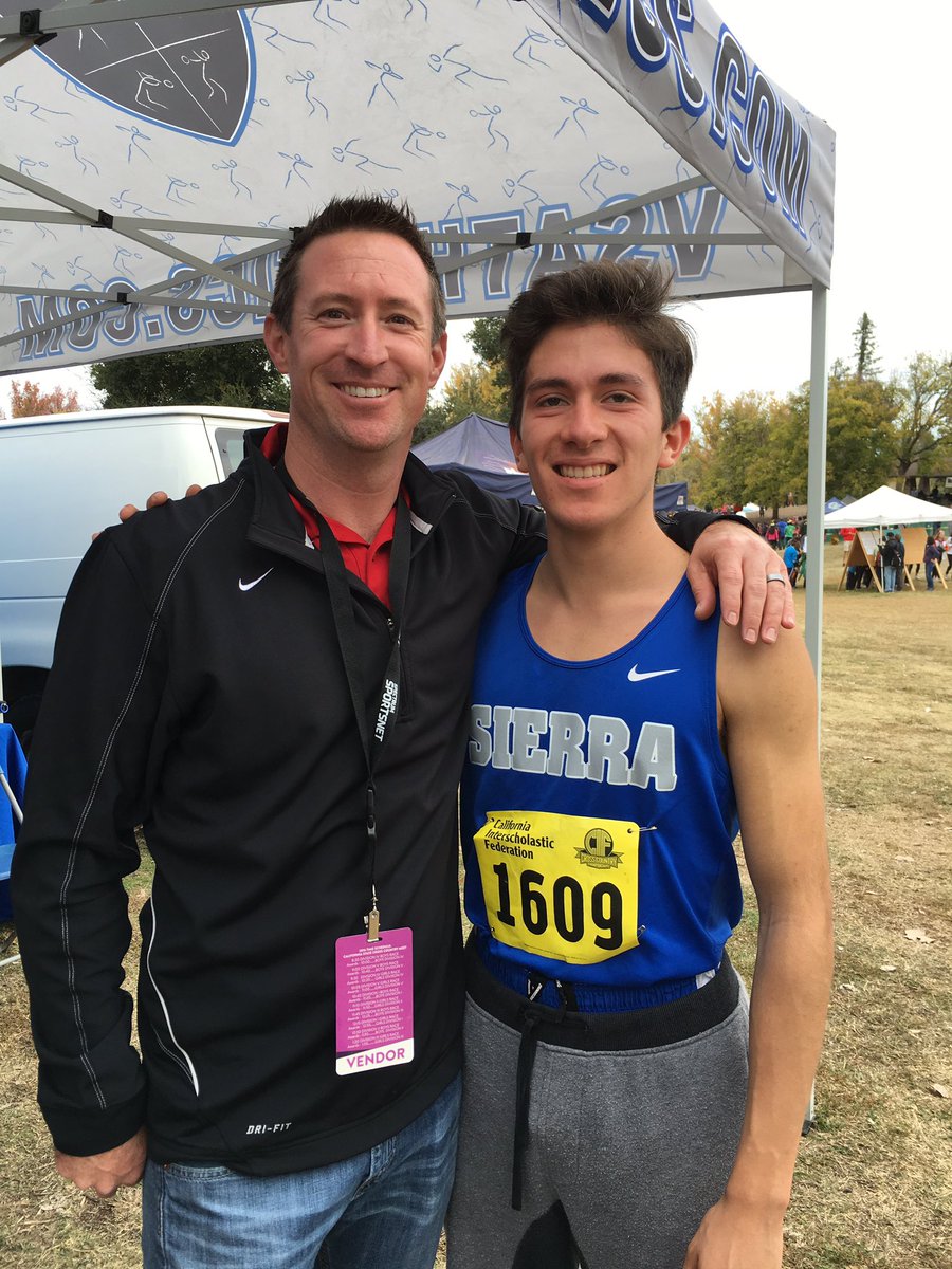 Always great seeing young runners like Jesse meeting #HallofFame alumni! David Ulibarri works for VS Athletics-supports all Sierra running!