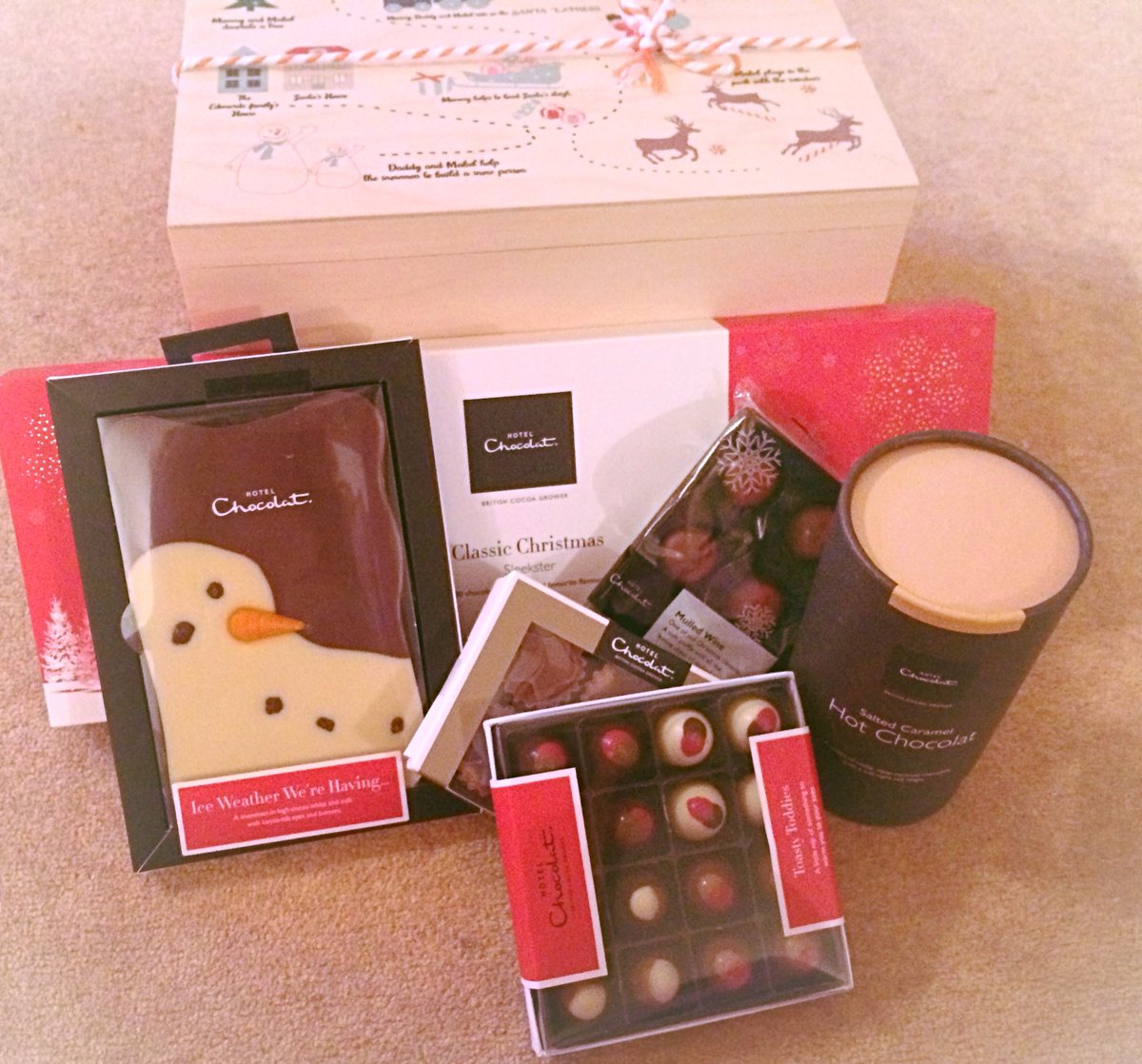futuremumm's tweet image. Chocolates have arrived for our Christmas Eve box #Thankyou @HotelChocolat. The hard part, not eating them until 24th Dec #christmaseve