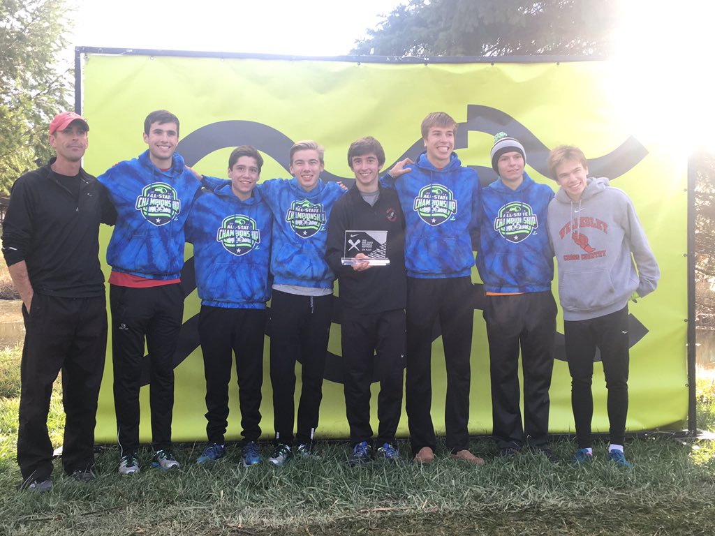 runbroe's tweet image. Fifth place today at Nike XC NE regionals on a tough course. Great job @WellesleyXC !