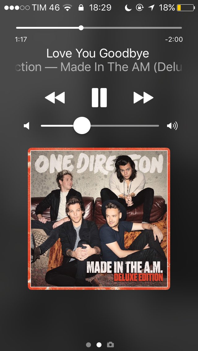 comedia1d's tweet photo. OOOHHH WHY YOU'RE WEARING THAT TO WALK OUT OF MY LIFE??? https://t.co/hwrdOnQXqe
