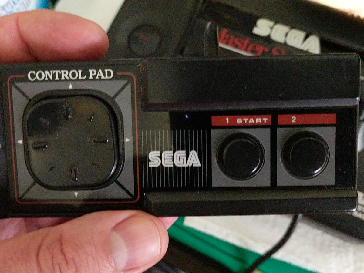 Dodgy86inthemix's tweet image. Controller looks shiny! #segamastersystem2 
@UCSideScrollers