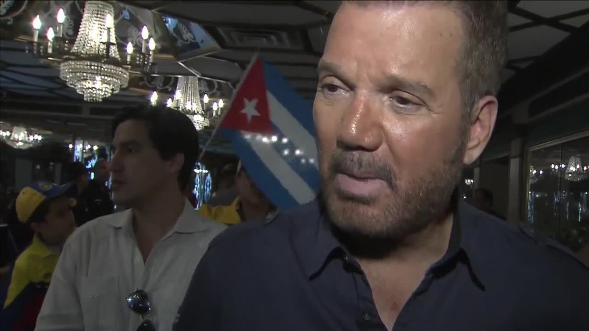 'The head of the snake is gone' Willy Chirino says of Castro's death bit.ly/2fmcxhT?utm_me… https://t.co/FeRZnyJiVm
