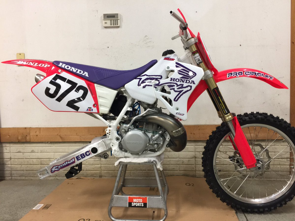 mweller572's tweet photo. #project95 is finally starting to come together. #cr250 #motocross #evomx #90smoto https://t.co/UJPH2UEhyK