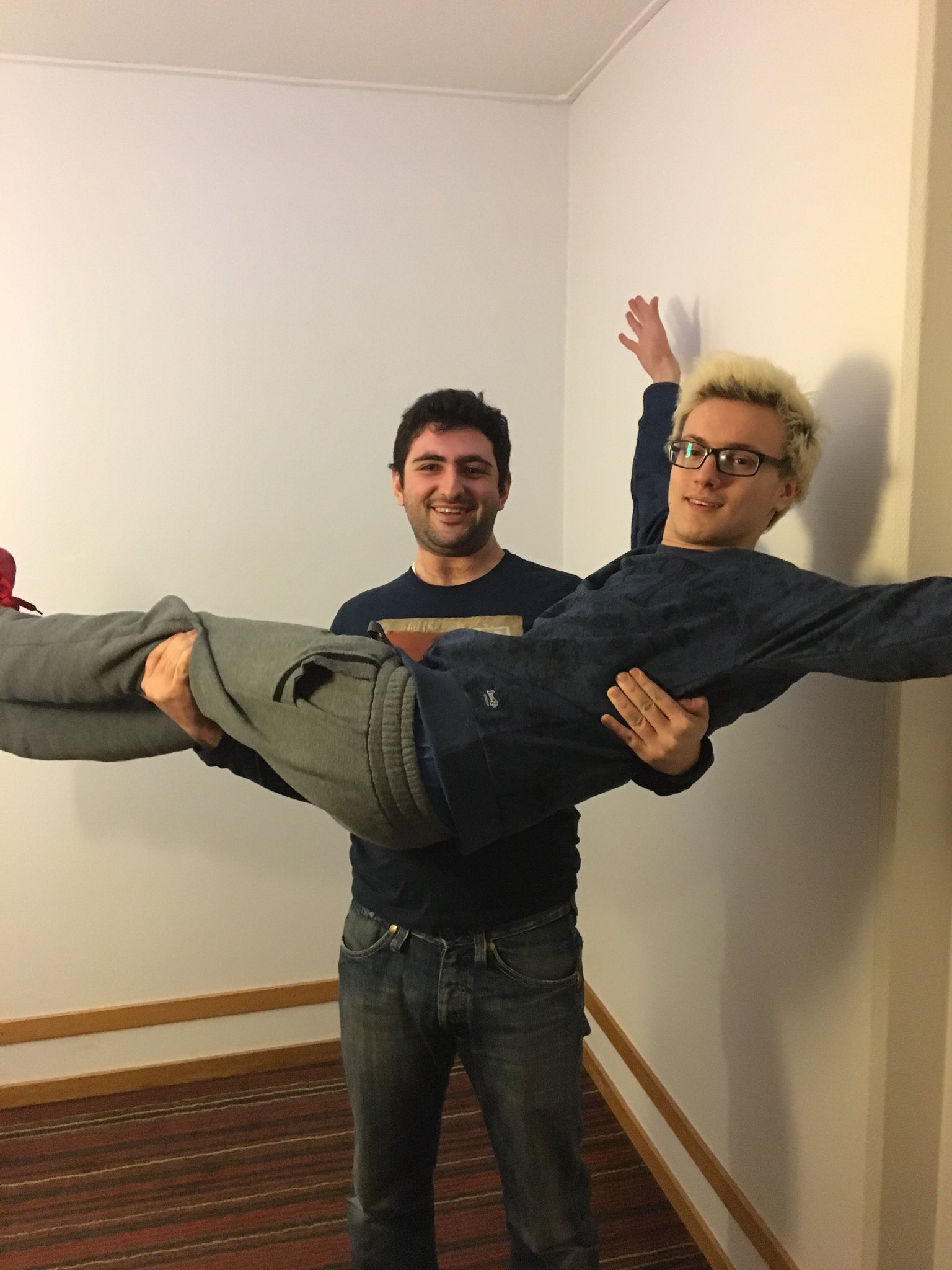 CyO8qbtXcAASRS8.jpg:large