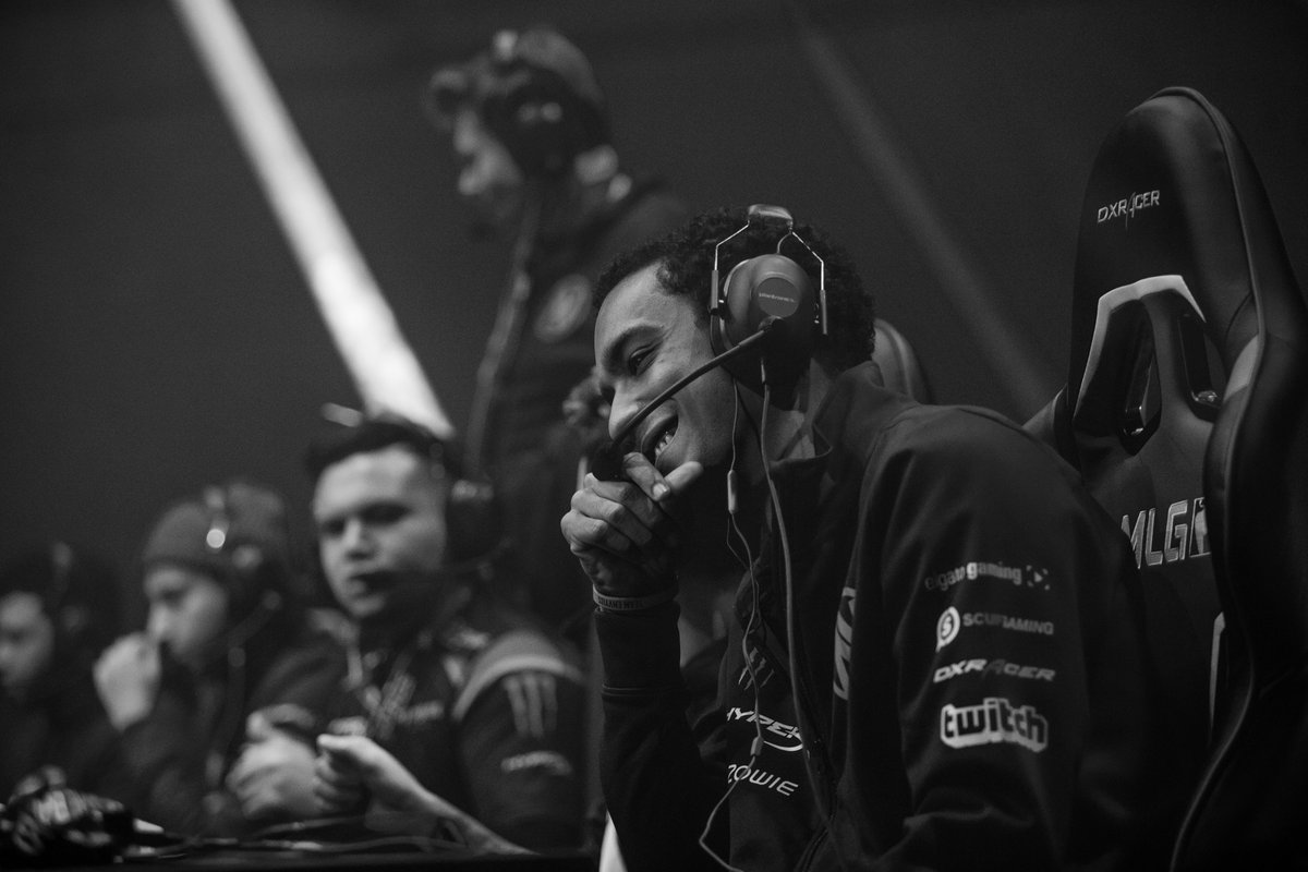 GearsEsports's tweet photo. Score Update: @TeamEnVyUs convincingly wins over @EanixGG 2-0 to move on. #GearsProCircuit https://t.co/6Rp7mmPuYq https://t.co/QA89PFXU6u