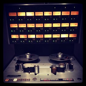 guilhemricavy's tweet image. 24 pistes sur une bande 2 pouces : c&apos;était autre chose que Protools à l&apos;époque :) @StuderAudio #multipistes #analogsignal