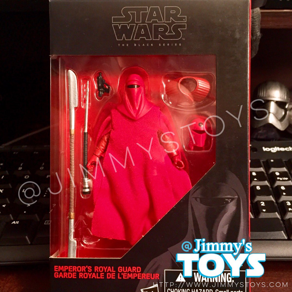 Stopped in a random #Walmart on the way home & got the #Exclusive 3.75' #BlackSeries #EmperorsRoyalGuard! #StarWars #ToyHunt #JimmysToys