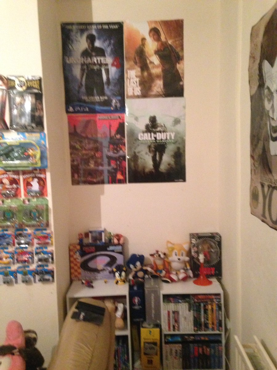 ryanwrench2's tweet photo. Games room updated 1 https://t.co/Un0kW8J0k9