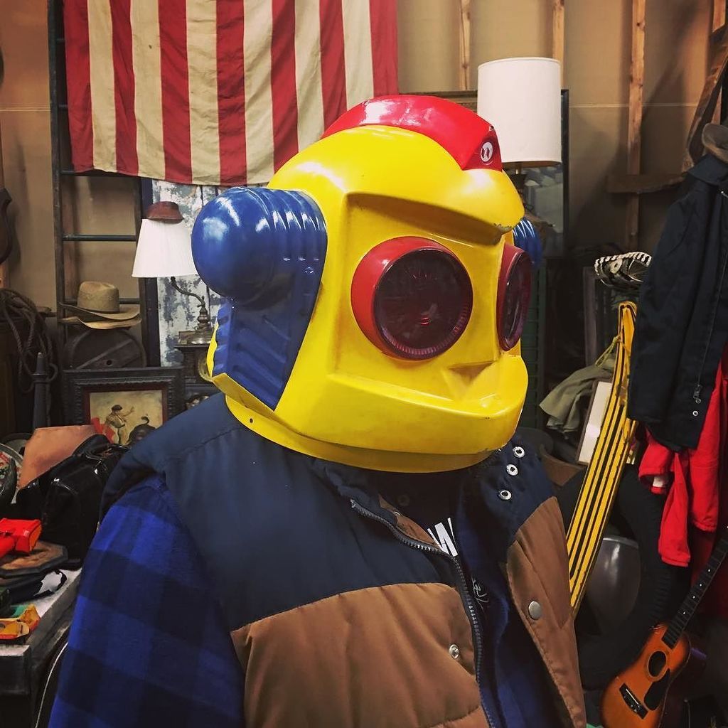 RustoredSalvage's tweet photo. The oddest people walk in this place... thanks for modeling @scrappedandfound we are both … https://t.co/jkE5vvkebw https://t.co/3EKVfPqn2d